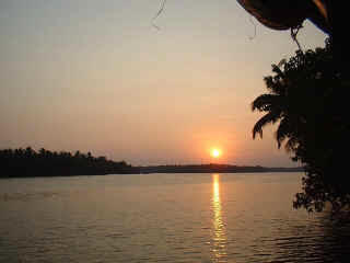 dakGoa-29.jpg (38563 bytes)