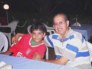 family-02.jpg (52782 bytes)