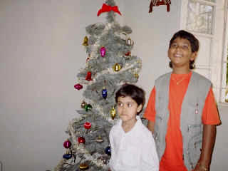 family-10.jpg (46322 bytes)