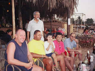 family-14.jpg (80032 bytes)