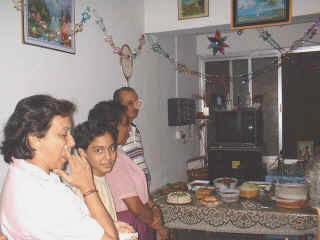 family-29.jpg (54831 bytes)