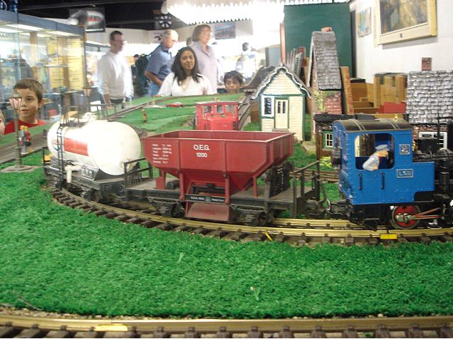 2005-10-15-09.jpg (80941 bytes)