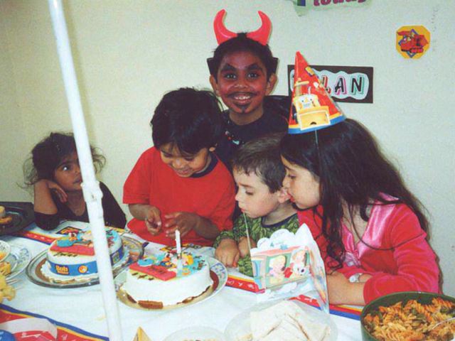 4thbirthday-02.jpg (53958 bytes)