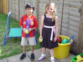 6thBirthday-04.jpg (82579 bytes)