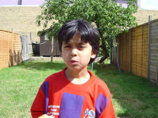 6thBirthday-05.jpg (87715 bytes)