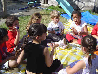 6thBirthday-07.jpg (87137 bytes)