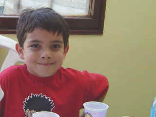 6thBirthday-22.jpg (32120 bytes)