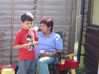 6thBirthday-29.jpg (62607 bytes)