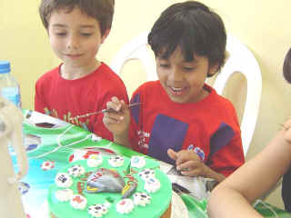 6thBirthday-30.jpg (46826 bytes)