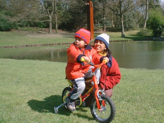 7april02-10.jpg (70847 bytes)