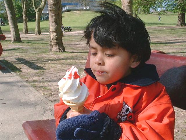 7april02-20.jpg (67476 bytes)