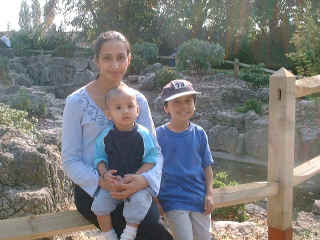 Re-Union-02.jpg (75891 bytes)