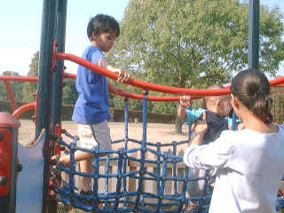 Re-Union-14.jpg (82601 bytes)