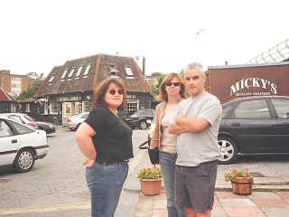 Sandgate-09.jpg (67544 bytes)