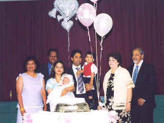 christening-29.jpg (53150 bytes)