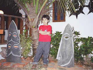 dyl-goa-01.jpg (99385 bytes)