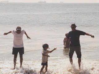 dyl-goa-03.jpg (78953 bytes)