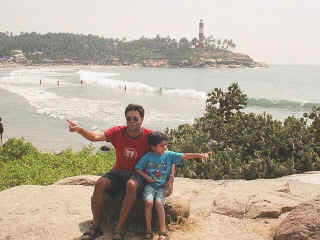 dyl-goa-17.jpg (80703 bytes)