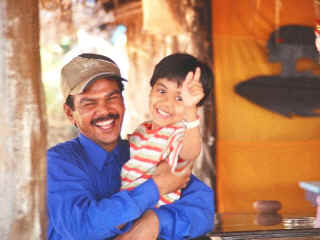 dyl-goa-18.jpg (71901 bytes)