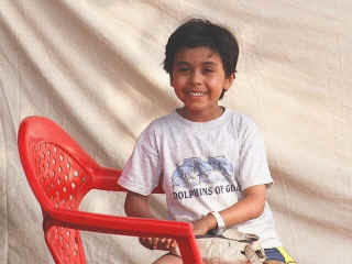 dyl-goa-23.jpg (64993 bytes)