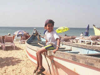 dyl-goa-25.jpg (76731 bytes)